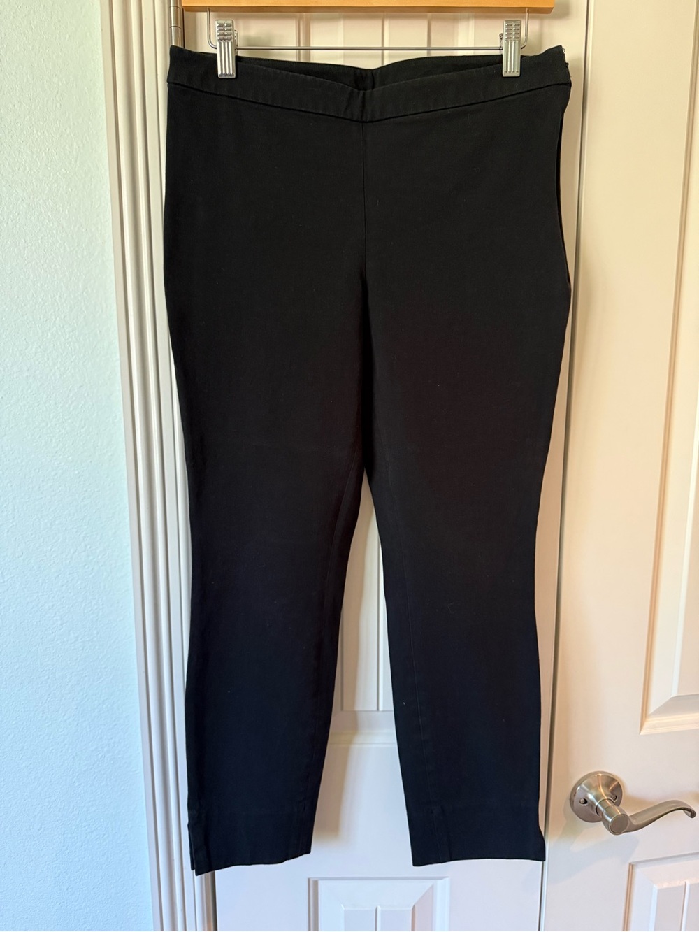 1901 Black Stretch Capri Pants